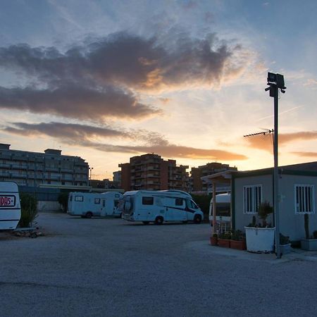 Beltrani Rent Rooms ภายนอก รูปภาพ