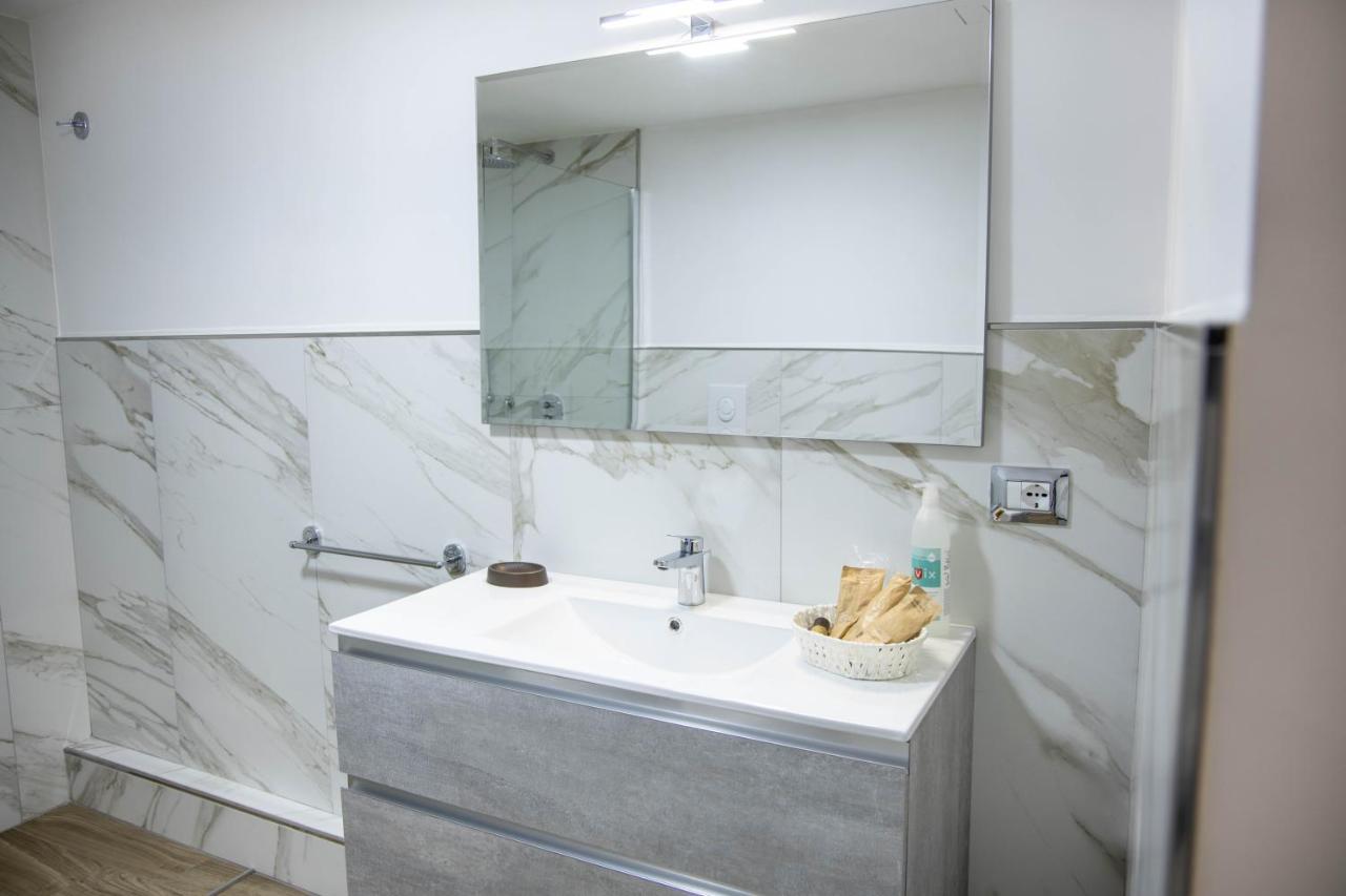 Beltrani Rent Rooms ภายนอก รูปภาพ