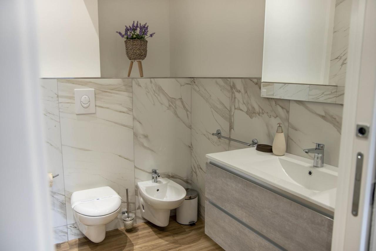 Beltrani Rent Rooms ภายนอก รูปภาพ